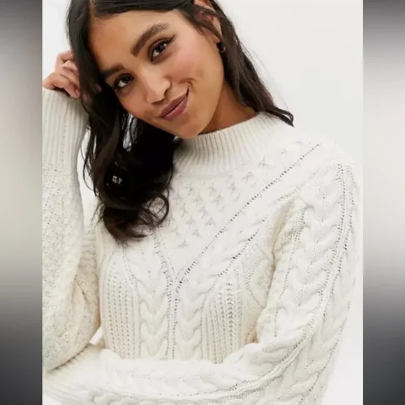 Abercrombie & Fitch Cream Cable Knit Sweater - Picture 3 of 7